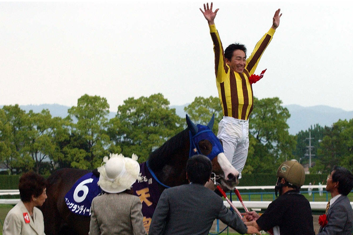 写真(1) - 天皇賞史に残る大逃走劇はなぜ生まれたのか？ 横山典の確信