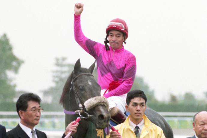 競馬秘宝館 菊花賞ぶっちぎり列伝 圧倒的な力を見せつけた名レースの数々 競馬ニュース 特集なら東スポ競馬