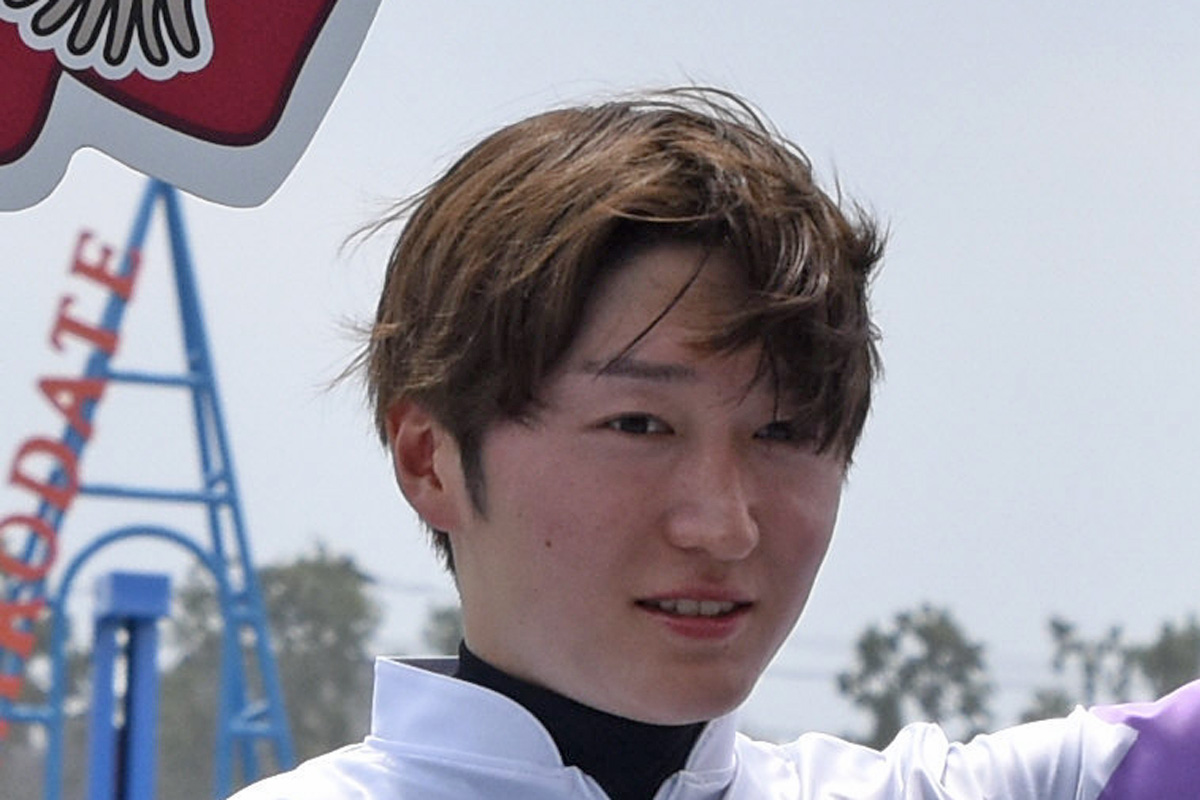 鮫島克駿がJRA通算400勝達成 「もっと大きなところで存在感を