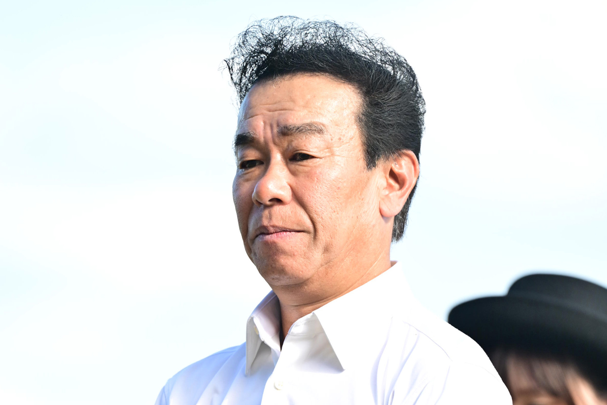 藤原英昭調教師がJRA900勝達成「これからもファンの皆さまに喜ん