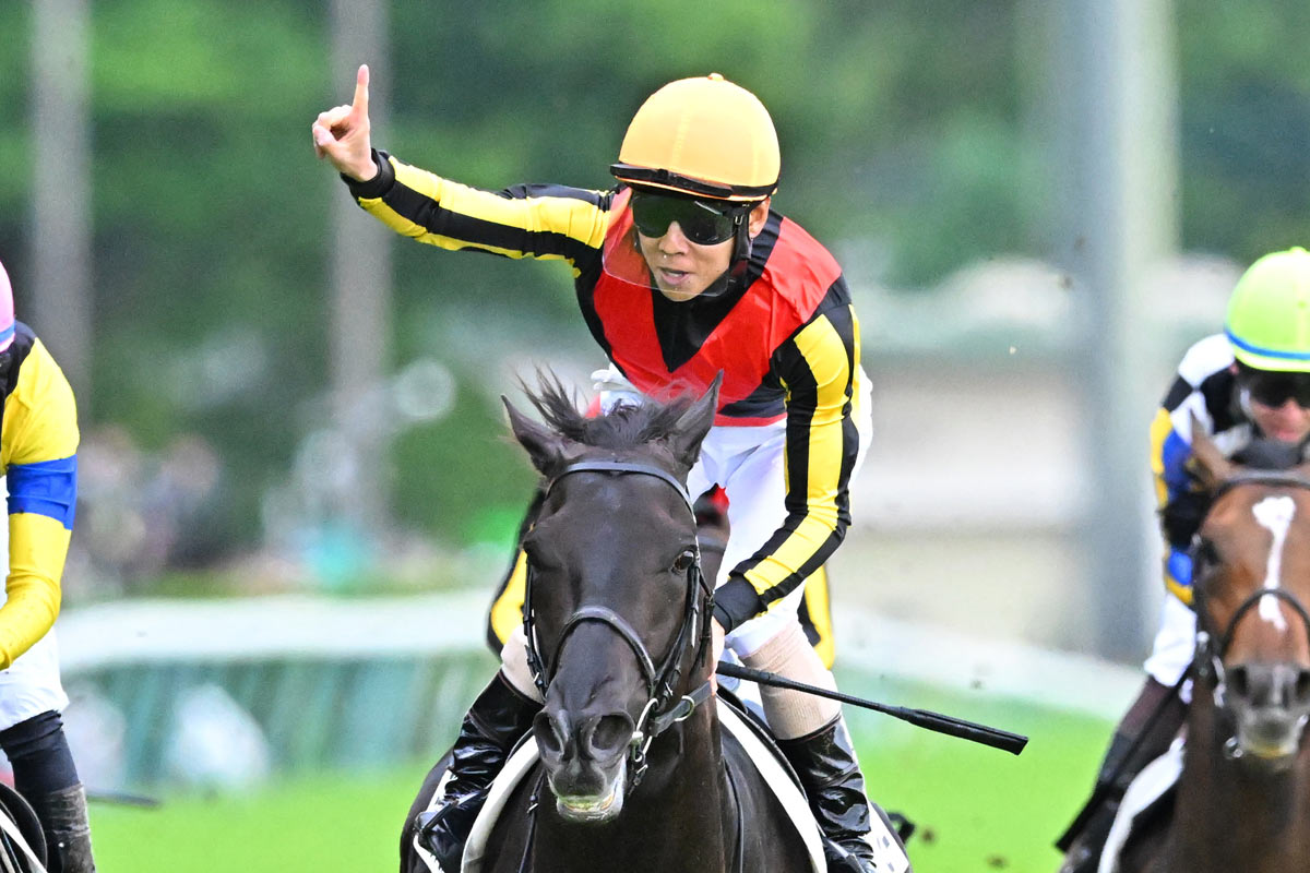 ホースレーシングトレーディングカード クロワデュノール 北村友一 北村友一 クロワデュノール EPOCH ホースレーシングカード 直筆サイン