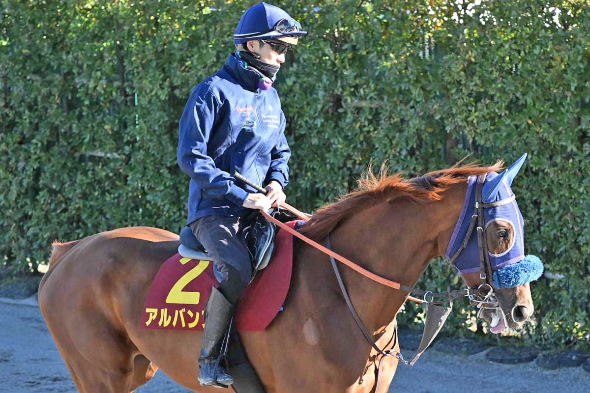 阪神JF・耳より】「雨がどう出るか」栗東滞在アルバンヌは馬場