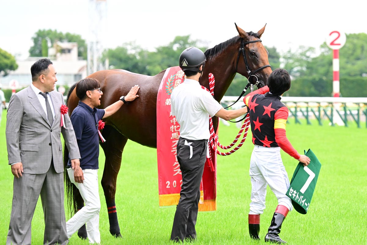 武豊×サイレンススズカ 伝説の金鯱賞〝復刻馬券〟にファン歓喜「絶対に